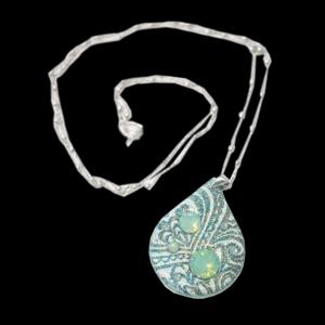 Ciondolo Goccia Pacific Opal Garden, argilla polimerica, cristalli e perle Swarovski®, argento 925 rodiato | Artigiano in Fiera